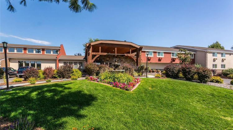 Quality Inn & Suites Exterior