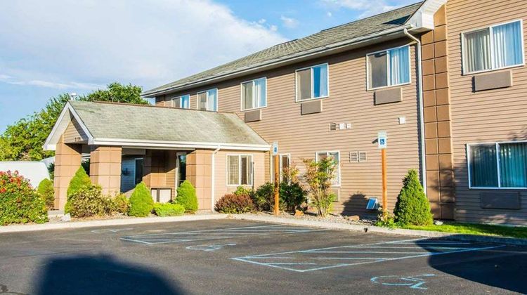 Quality Inn Exterior