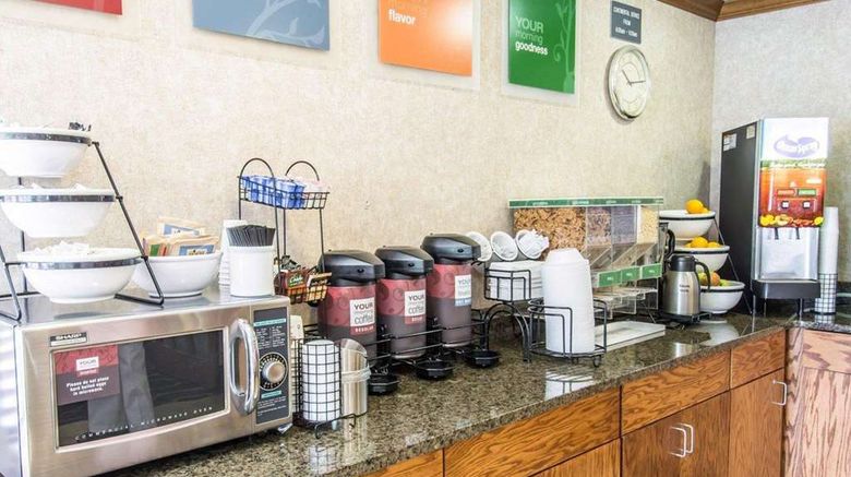 <b>Quality Inn Restaurant</b>. Images powered by <a href="https://iceportal.shijigroup.com/" title="IcePortal" target="_blank">IcePortal</a>.
