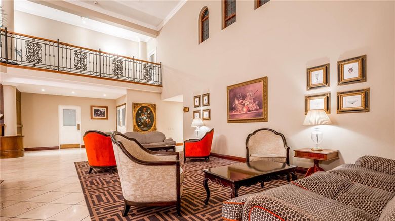 <b>Hotel Woodstock, an Ascend Hotel Lobby</b>. Images powered by <a href="https://iceportal.shijigroup.com/" title="IcePortal" target="_blank">IcePortal</a>.
