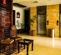 Clarion Inn Amps Lobby