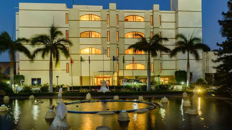 <b>Quality Inn Palms Exterior</b>. Images powered by <a href="https://iceportal.shijigroup.com/" title="IcePortal" target="_blank">IcePortal</a>.