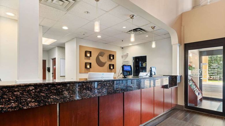 <b>Comfort Suites Lobby</b>. Images powered by <a href="https://iceportal.shijigroup.com/" title="IcePortal" target="_blank">IcePortal</a>.