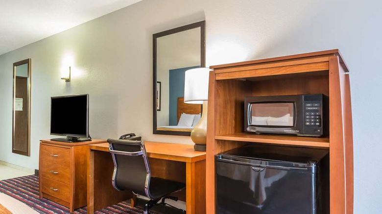 <b>Comfort Inn Room</b>. Images powered by <a href="https://iceportal.shijigroup.com/" title="IcePortal" target="_blank">IcePortal</a>.