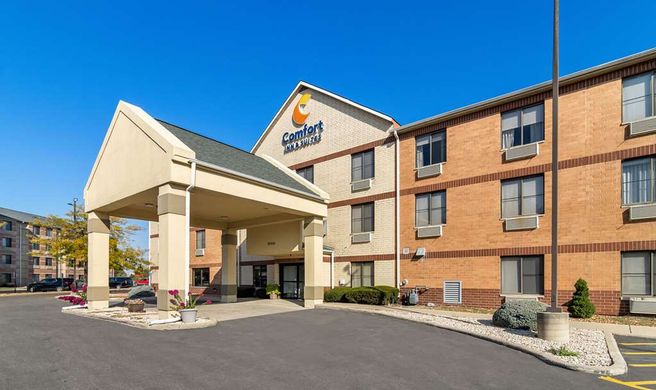 Comfort Inn & Suites Exterior