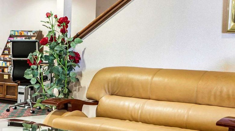 <b>Quality Inn Arcola Lobby</b>. Images powered by <a href="https://iceportal.shijigroup.com/" title="IcePortal" target="_blank">IcePortal</a>.
