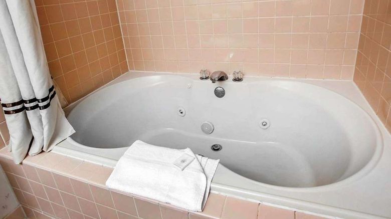 <b>Quality Inn Arcola Suite</b>. Images powered by <a href="https://iceportal.shijigroup.com/" title="IcePortal" target="_blank">IcePortal</a>.
