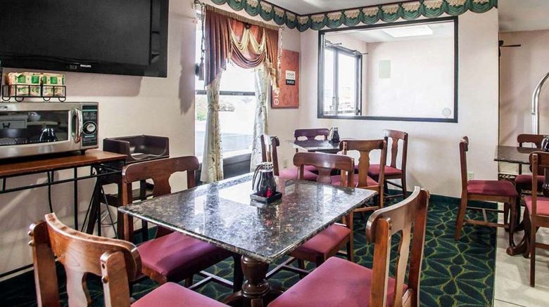 <b>Quality Inn Arcola Restaurant</b>. Images powered by <a href="https://iceportal.shijigroup.com/" title="IcePortal" target="_blank">IcePortal</a>.