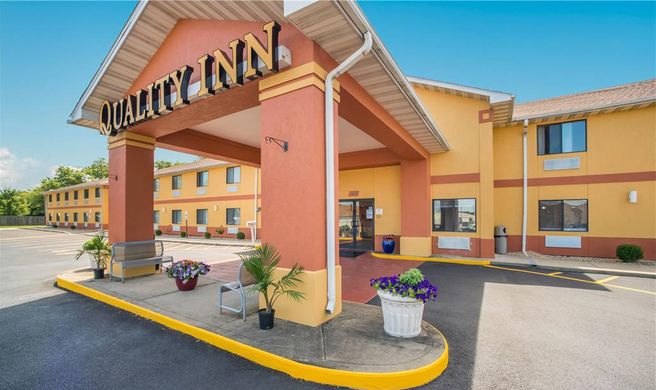 Quality Inn Exterior