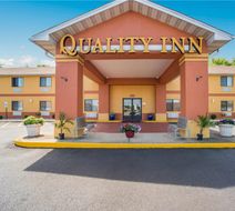 Quality Inn Exterior