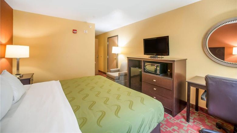 <b>Quality Inn Room</b>. Images powered by <a href="https://iceportal.shijigroup.com/" title="IcePortal" target="_blank">IcePortal</a>.