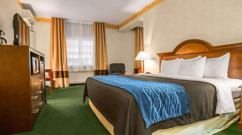<b>Quality Inn & Suites Room</b>. Images powered by <a href="https://iceportal.shijigroup.com/" title="IcePortal" target="_blank">IcePortal</a>.