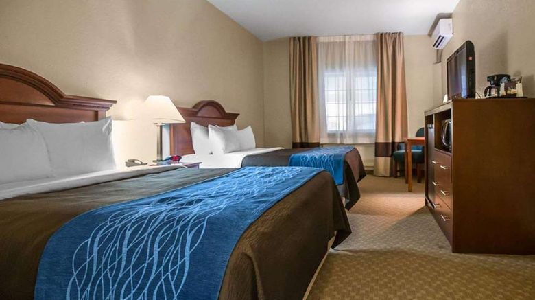 <b>Quality Inn & Suites Room</b>. Images powered by <a href="https://iceportal.shijigroup.com/" title="IcePortal" target="_blank">IcePortal</a>.