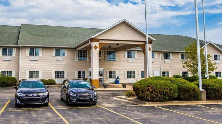 Quality Inn & Suites Exterior