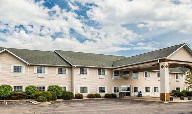 Quality Inn & Suites Exterior
