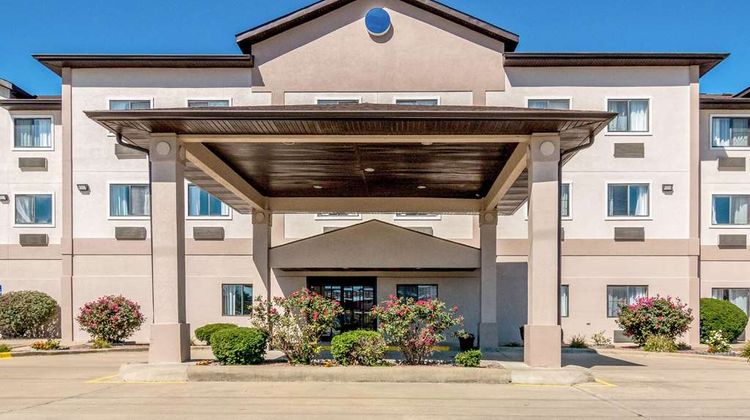 Quality Inn & Suites, Salem Exterior