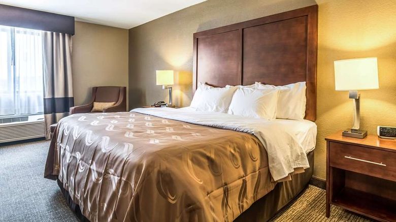 <b>Quality Inn & Suites, Salem Room</b>. Images powered by <a href="https://iceportal.shijigroup.com/" title="IcePortal" target="_blank">IcePortal</a>.