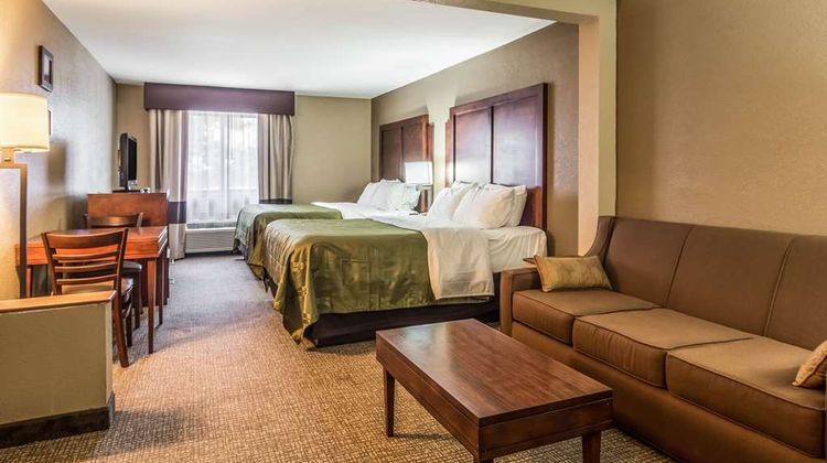 Quality Inn & Suites, Salem Suite