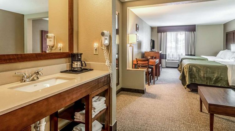 Quality Inn & Suites, Salem Suite
