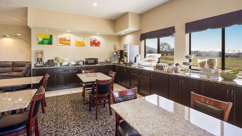 <b>Quality Inn & Suites Restaurant</b>. Images powered by <a href="https://iceportal.shijigroup.com/" title="IcePortal" target="_blank">IcePortal</a>.