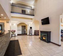 Quality Inn & Suites Lobby