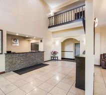 Quality Inn & Suites Lobby