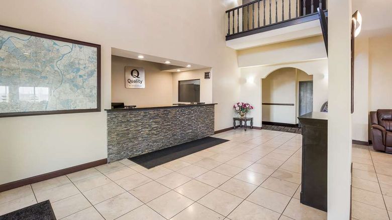 <b>Quality Inn & Suites Lobby</b>. Images powered by <a href="https://iceportal.shijigroup.com/" title="IcePortal" target="_blank">IcePortal</a>.