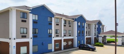 Quality Inn & Suites Exterior