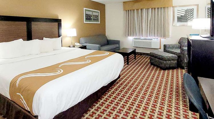 Quality Inn and Suites Marion Suite