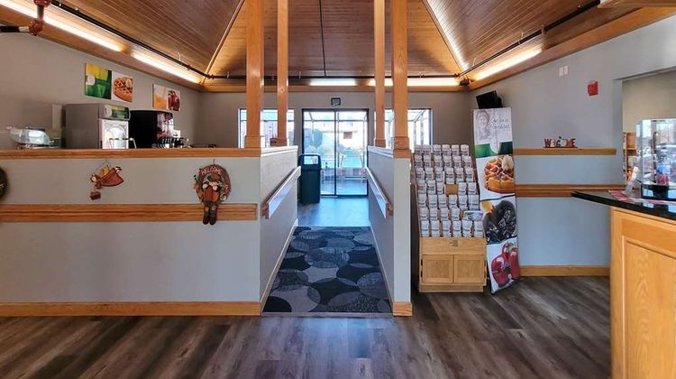 Quality Inn and Suites Marion Lobby