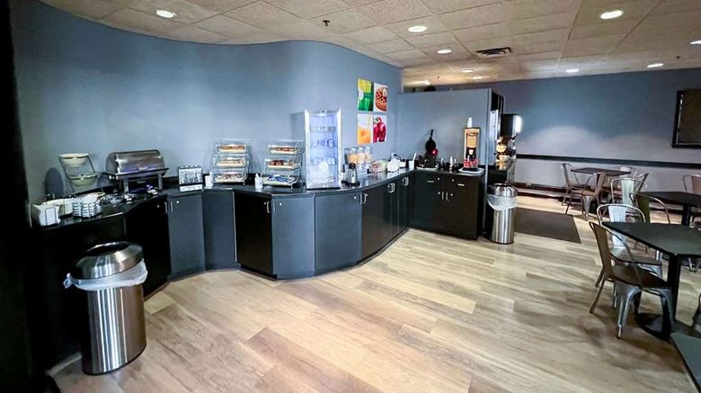 <b>Quality Inn & Suites Restaurant</b>. Images powered by <a href="https://iceportal.shijigroup.com/" title="IcePortal" target="_blank">IcePortal</a>.