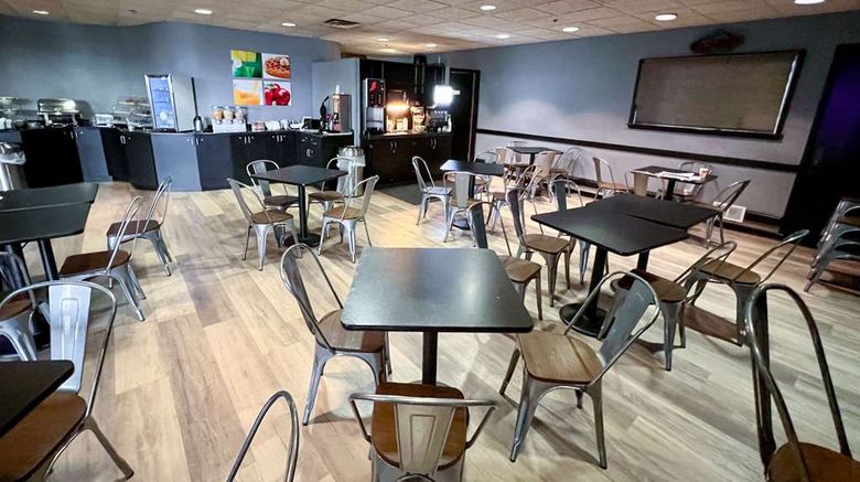 <b>Quality Inn & Suites Restaurant</b>. Images powered by <a href="https://iceportal.shijigroup.com/" title="IcePortal" target="_blank">IcePortal</a>.