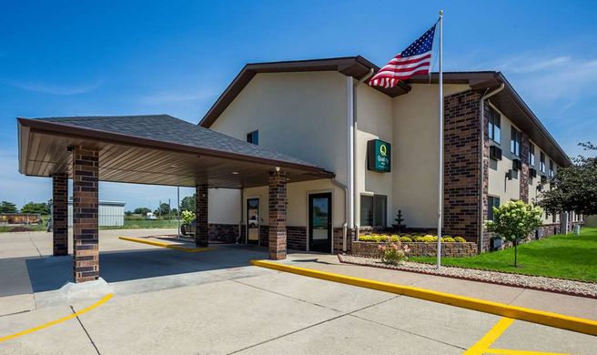 Quality Inn Galesburg Exterior