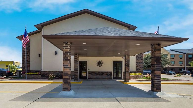 <b>Quality Inn Galesburg Exterior</b>. Images powered by <a href="https://iceportal.shijigroup.com/" title="IcePortal" target="_blank">IcePortal</a>.