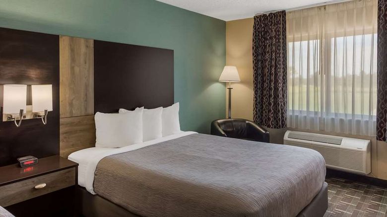 <b>Quality Inn Galesburg Room</b>. Images powered by <a href="https://iceportal.shijigroup.com/" title="IcePortal" target="_blank">IcePortal</a>.
