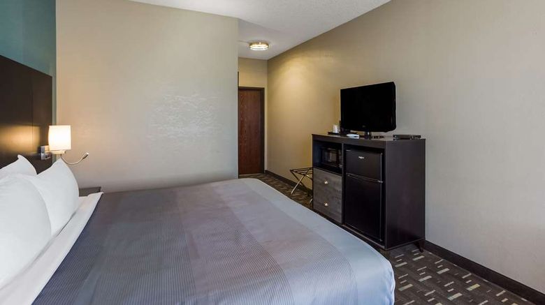 <b>Quality Inn Galesburg Room</b>. Images powered by <a href="https://iceportal.shijigroup.com/" title="IcePortal" target="_blank">IcePortal</a>.