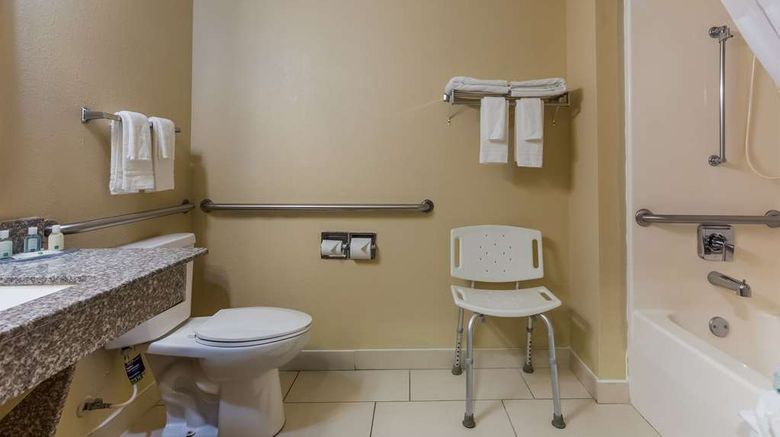 <b>Quality Inn Galesburg Room</b>. Images powered by <a href="https://iceportal.shijigroup.com/" title="IcePortal" target="_blank">IcePortal</a>.