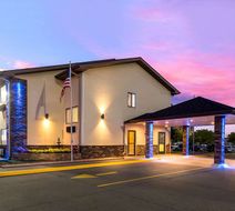 Quality Inn Galesburg Exterior