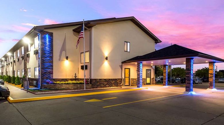 <b>Quality Inn Galesburg Exterior</b>. Images powered by <a href="https://iceportal.shijigroup.com/" title="IcePortal" target="_blank">IcePortal</a>.