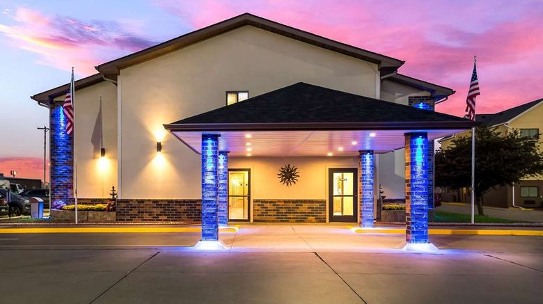 <b>Quality Inn Galesburg Exterior</b>. Images powered by <a href="https://iceportal.shijigroup.com/" title="IcePortal" target="_blank">IcePortal</a>.