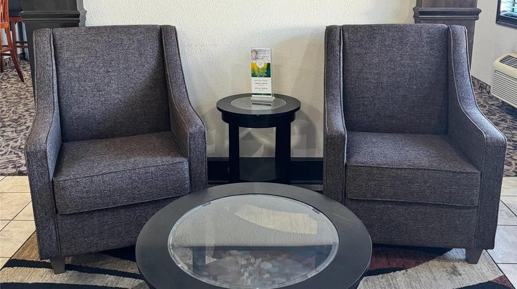 Quality Inn Forsyth Lobby