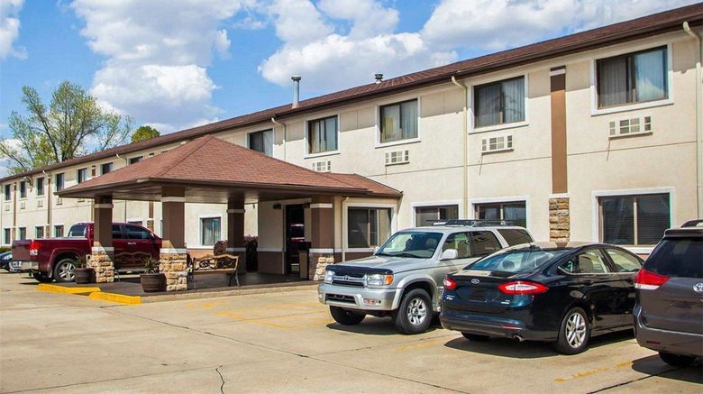 <b>Quality Inn Forsyth Exterior</b>. Images powered by <a href="https://iceportal.shijigroup.com/" title="IcePortal" target="_blank">IcePortal</a>.