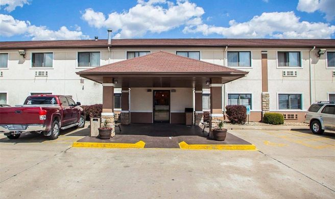 Quality Inn Forsyth Exterior