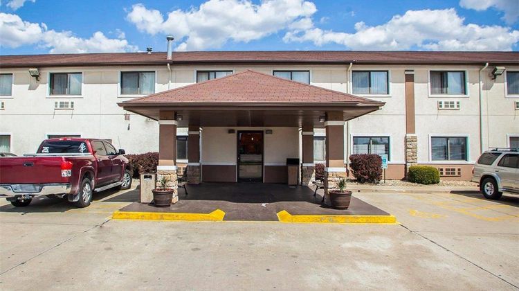 Quality Inn Forsyth Exterior