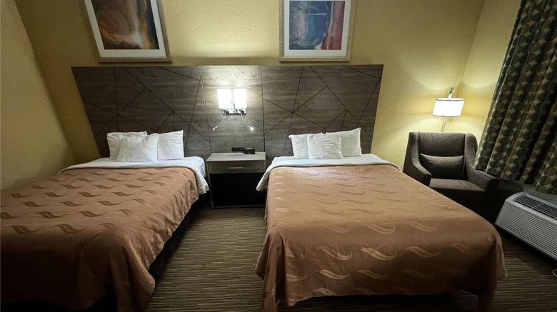 <b>Quality Inn Forsyth Room</b>. Images powered by <a href="https://iceportal.shijigroup.com/" title="IcePortal" target="_blank">IcePortal</a>.