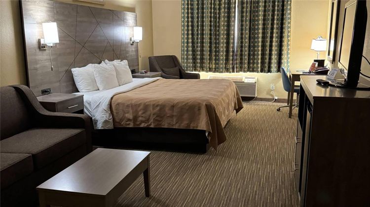 Quality Inn Forsyth Room
