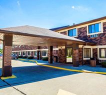 Quality Inn & Suites Champaign Exterior
