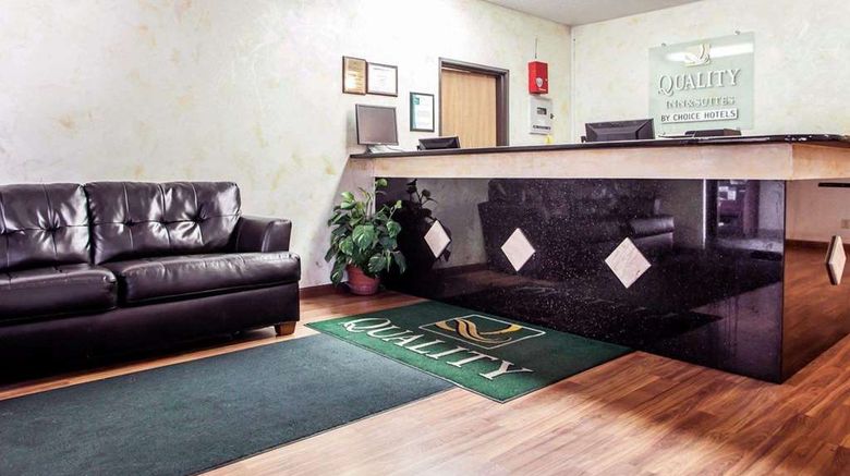 <b>Quality Inn & Suites Champaign Lobby</b>. Images powered by <a href="https://iceportal.shijigroup.com/" title="IcePortal" target="_blank">IcePortal</a>.