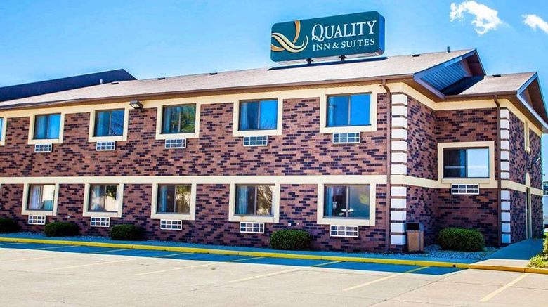 <b>Quality Inn & Suites Champaign Exterior</b>. Images powered by <a href="https://iceportal.shijigroup.com/" title="IcePortal" target="_blank">IcePortal</a>.
