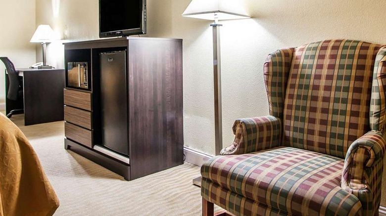 <b>Quality Inn & Suites Champaign Room</b>. Images powered by <a href="https://iceportal.shijigroup.com/" title="IcePortal" target="_blank">IcePortal</a>.